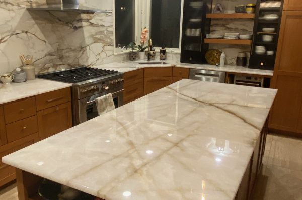 cristallo quartzite countertop