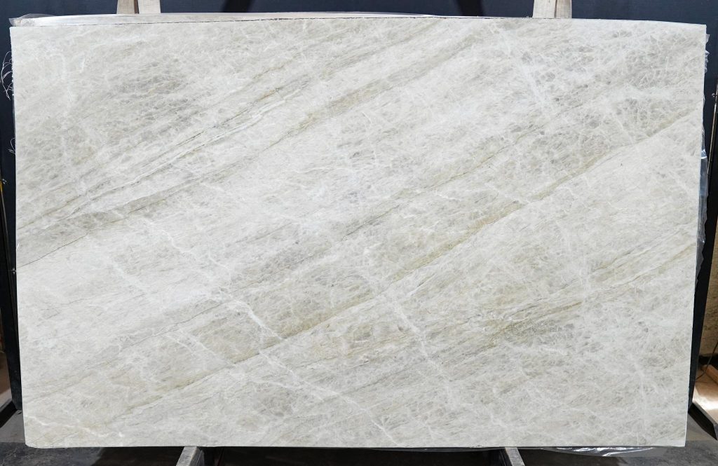creamy quartzite